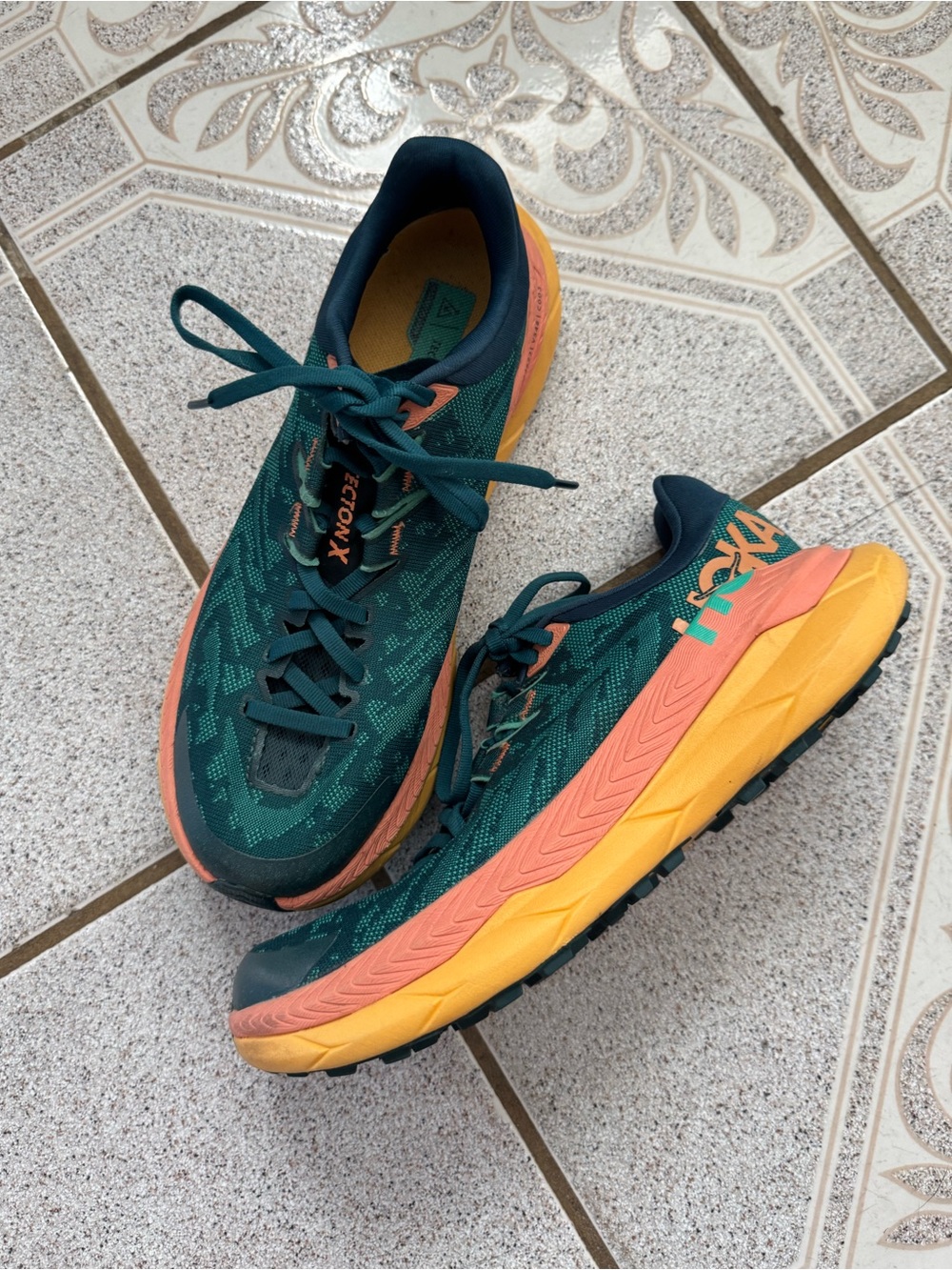 Hoka one one tecton x green orange
